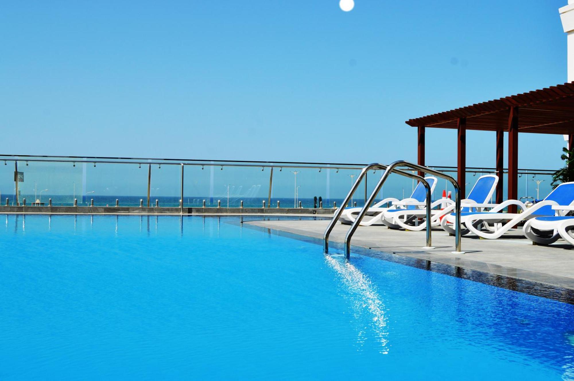 Sur Grand Hotel Luaran gambar