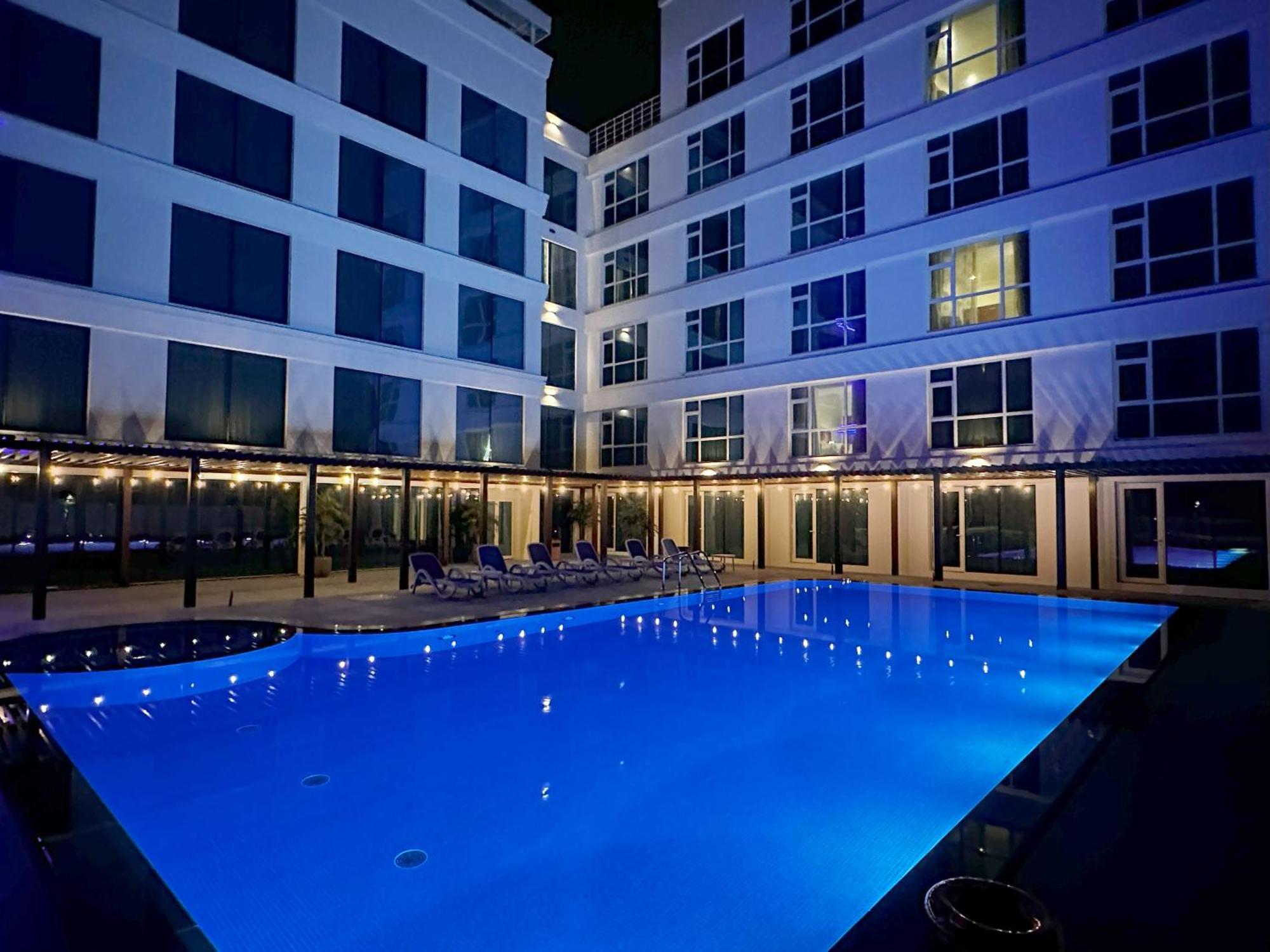 Sur Grand Hotel Luaran gambar