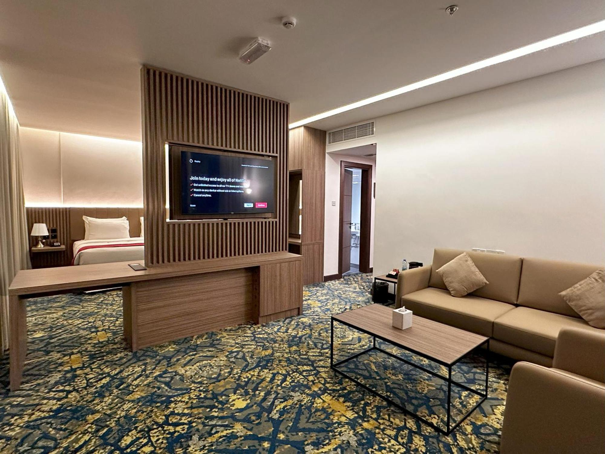 Sur Grand Hotel Luaran gambar
